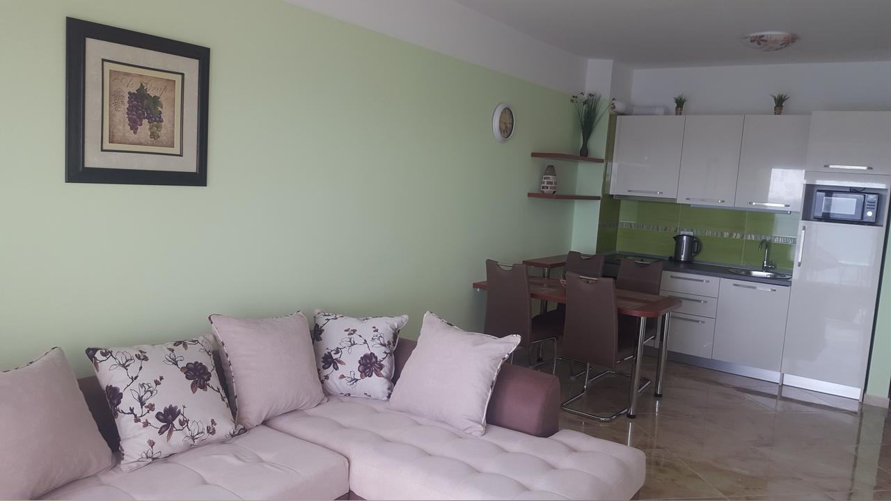 Apartment Sea Space 3 Dobra Voda Bagian luar foto