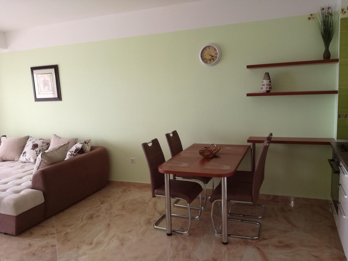 Apartment Sea Space 3 Dobra Voda Bagian luar foto